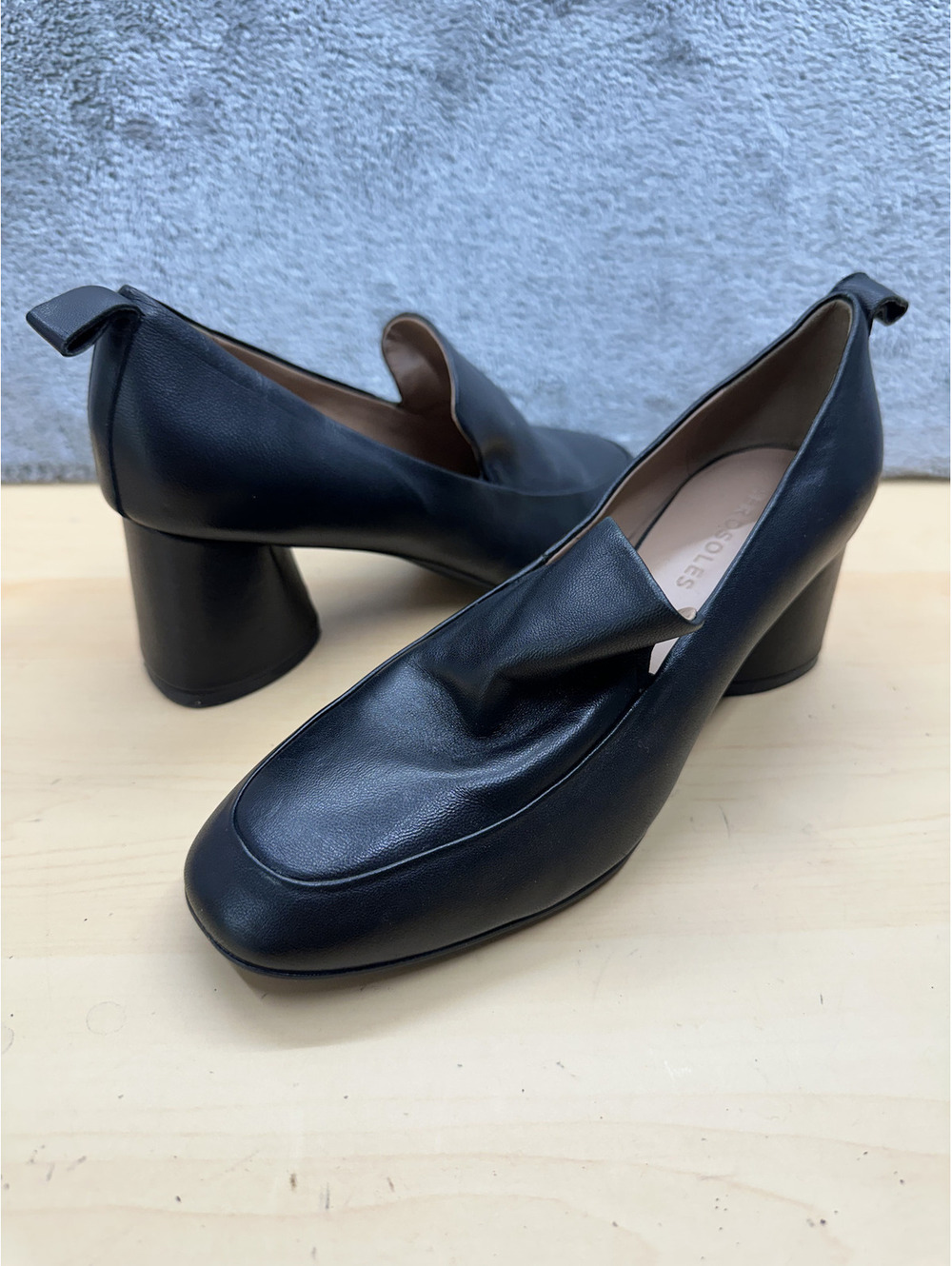 Aerosoles Black Leather Block Heel Pumps Classic